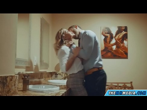 ❤️ As in busty blonde jo ferliedt yn in iepenbier toilet Neuken by porno fy.flvporn.ru ❌❤